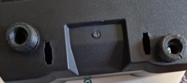 ZÜNDAPP Cockpit-​Kabelklemme – Ersatzteil Nr. 529-​16.168 für alle eckigen Cockpitgehäuse aus TPU Gummi wie CS GTS KS 25 50 80